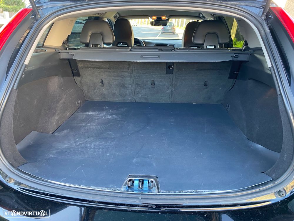 Volvo V60 D4 Geartronic Black Line - 16