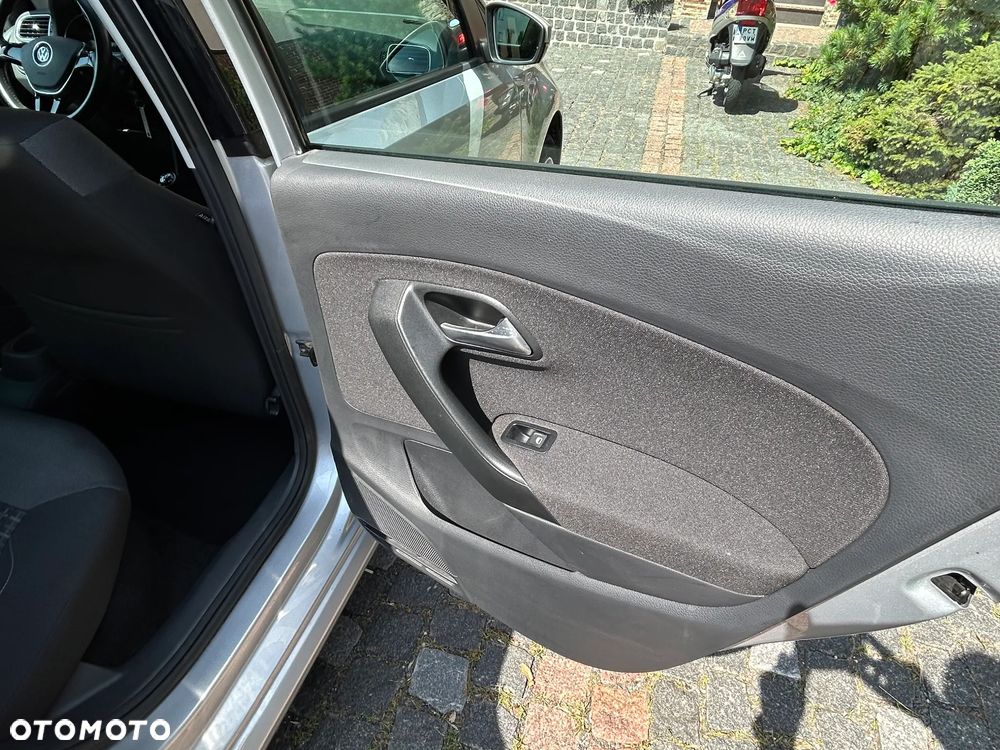 Volkswagen Polo 1.2 TSI Comfortline - 25