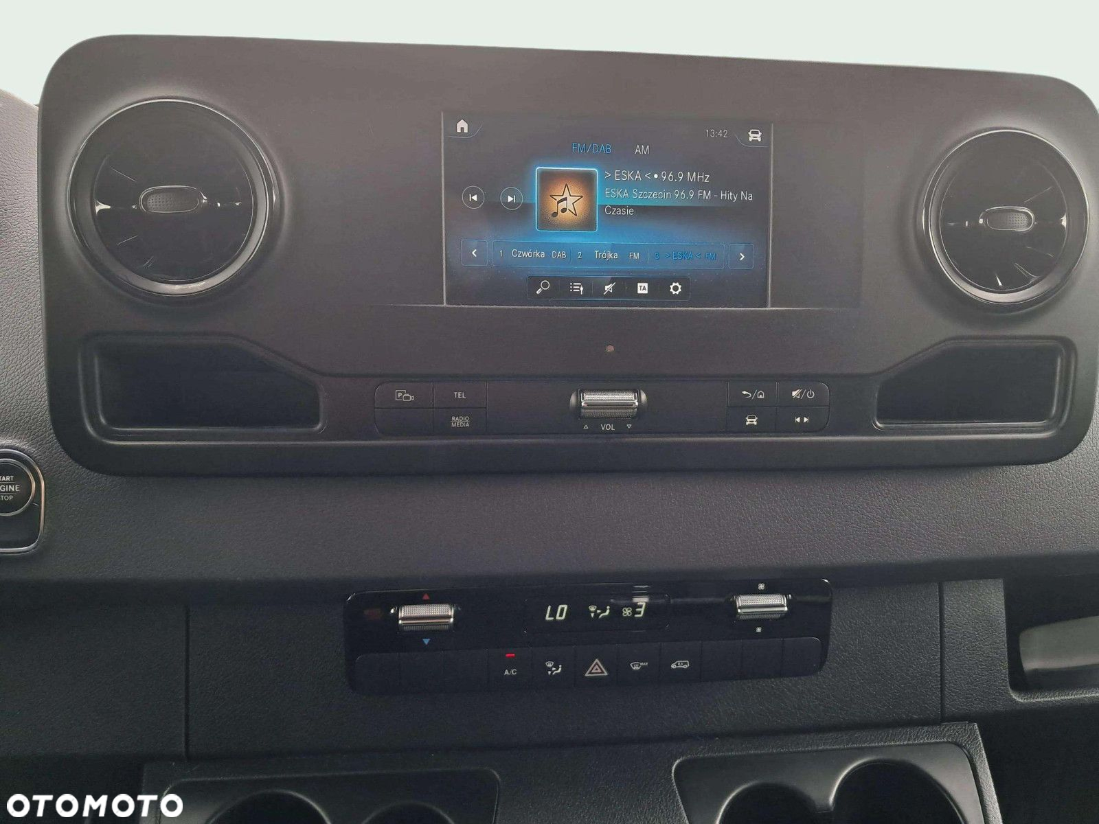 Mercedes-Benz Sprinter . - 14