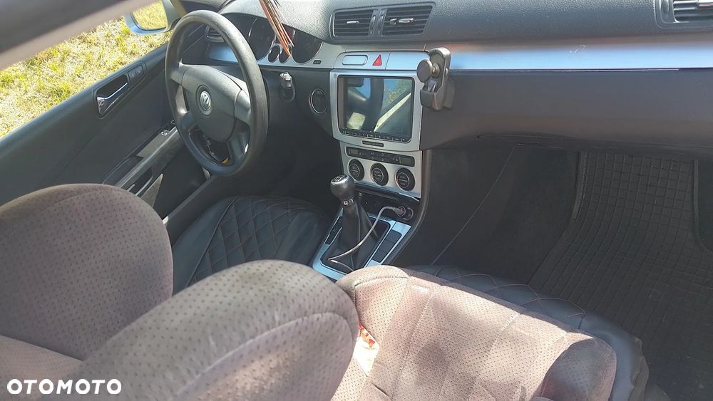 Volkswagen Passat 2.0 TDI Comfortline - 6