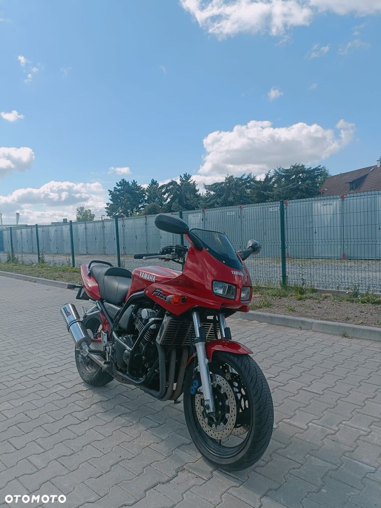 Yamaha FZS - 4
