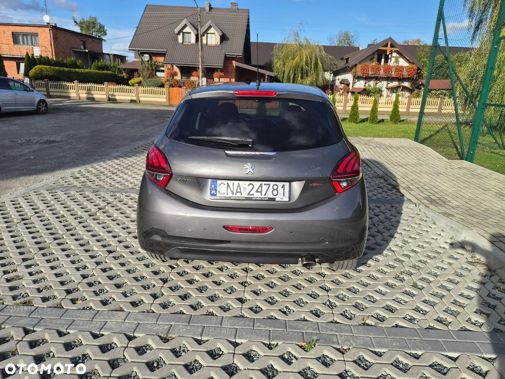 Peugeot 208 2018 photo 5