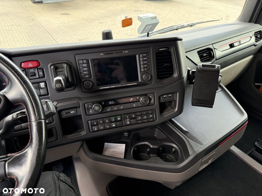 Scania R530 V8 6x2 EURO6 CIĄGNIK SIODŁOWY Z HYDRAULIKĄ - 11