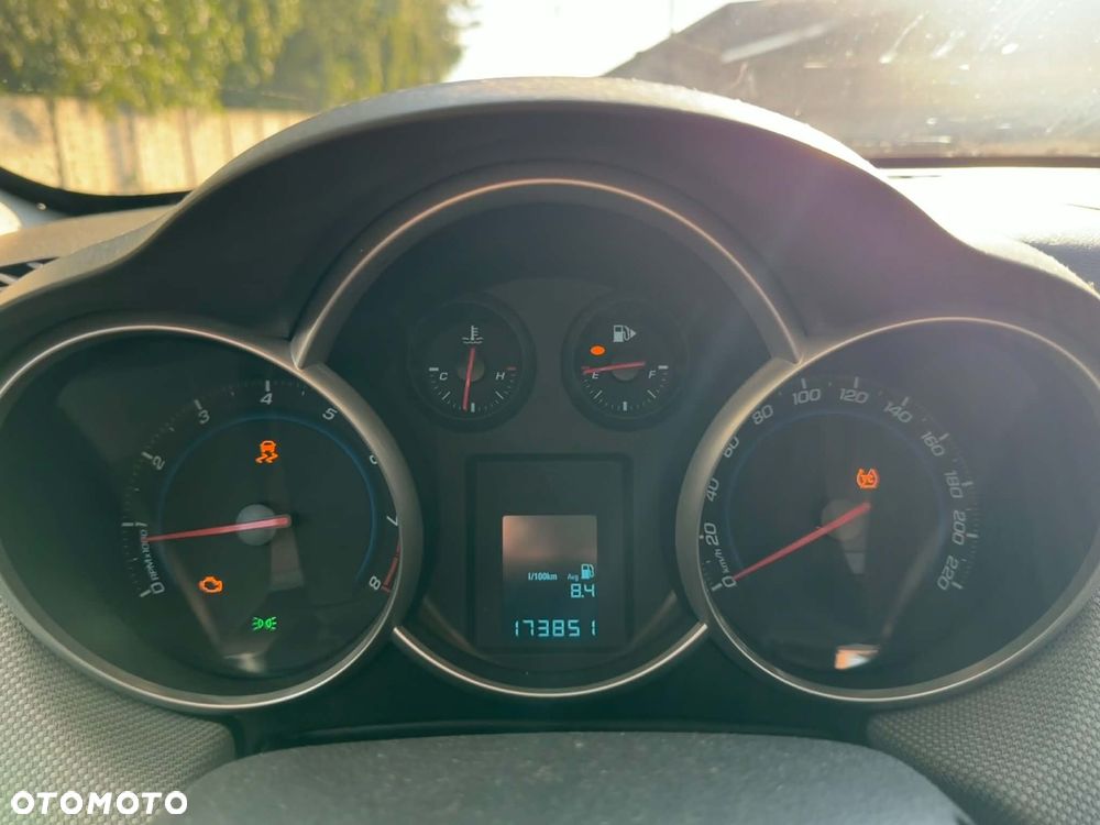 Chevrolet Cruze 1.6 LS - 19