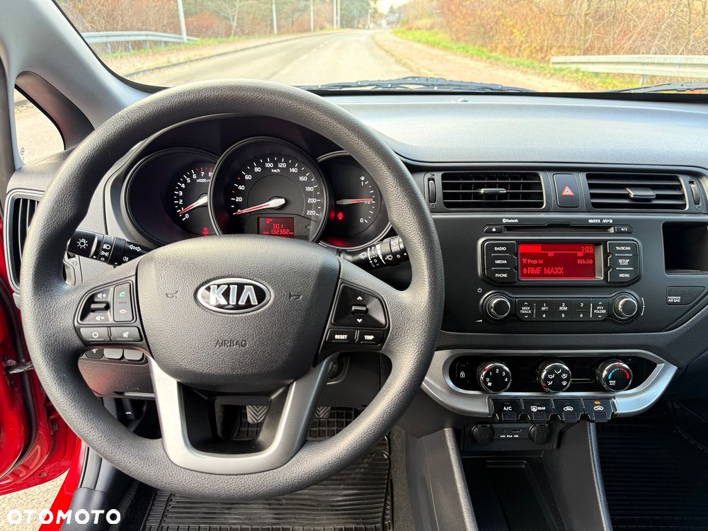 Kia Rio 1.2 Attract - 12