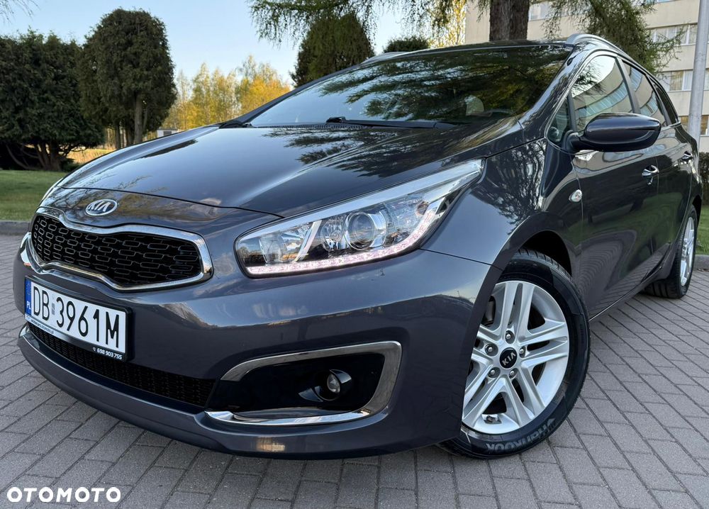 Kia Ceed 1.6 GDI Dream Team Edition - 14