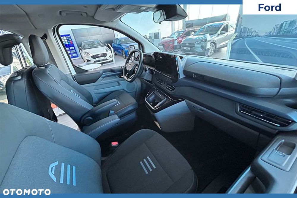 Ford Tourneo Custom - 6