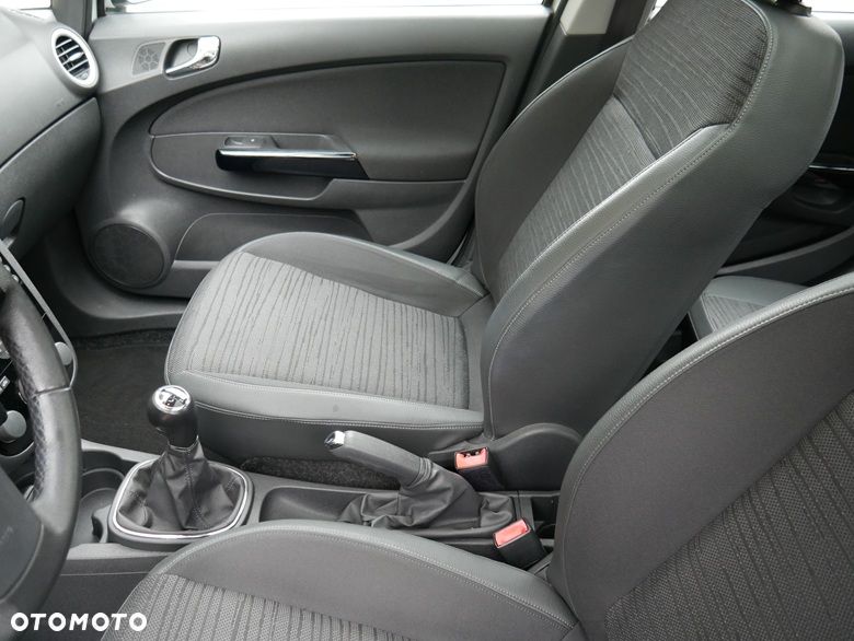 Opel Corsa 1.4 16V Innovation - 28