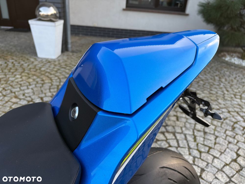 Suzuki GSX-R - 22