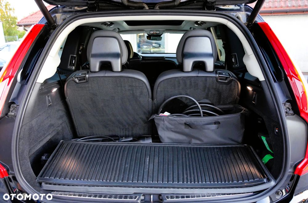 Volvo XC 90 T8 AWD Plus Dark - 24
