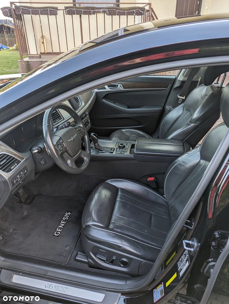 Genesis G80 - 12