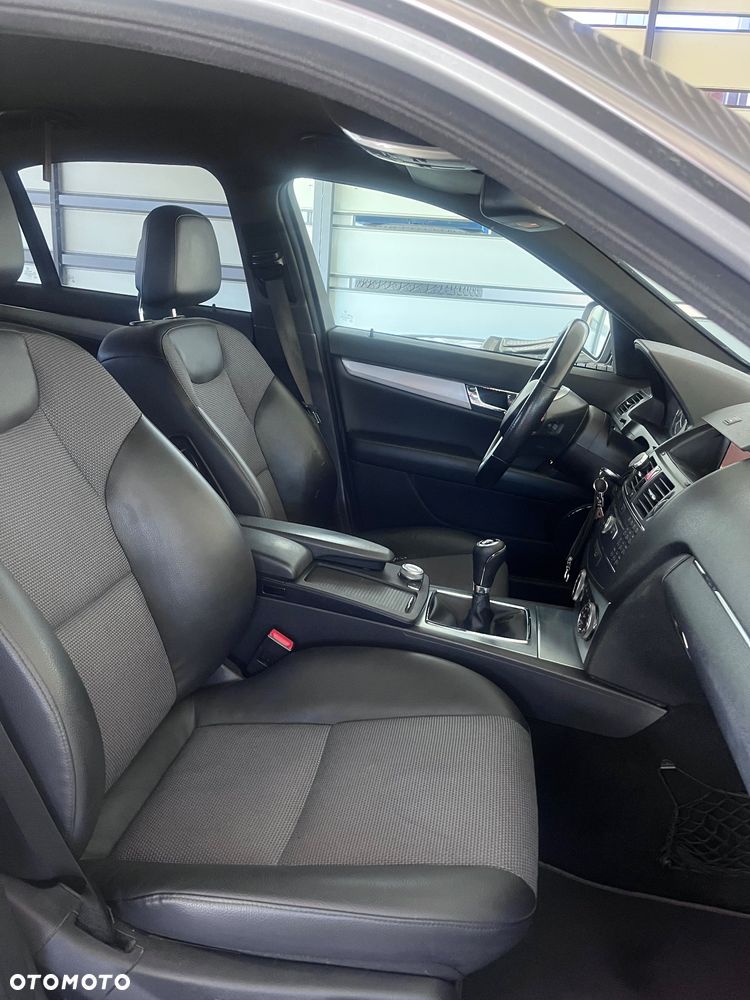 Mercedes-Benz Klasa C 220 CDI Avantgarde - 11
