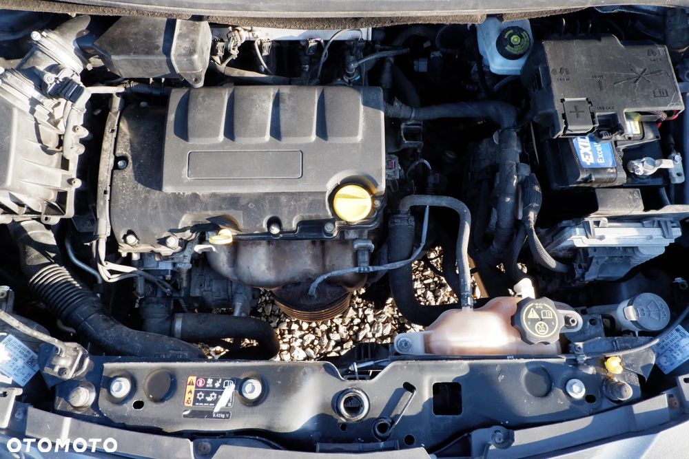 Opel Corsa 1.4 Enjoy - 32