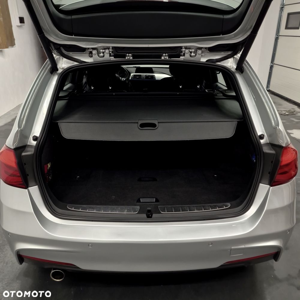 BMW Seria 3 318i M Sport Shadow - 12