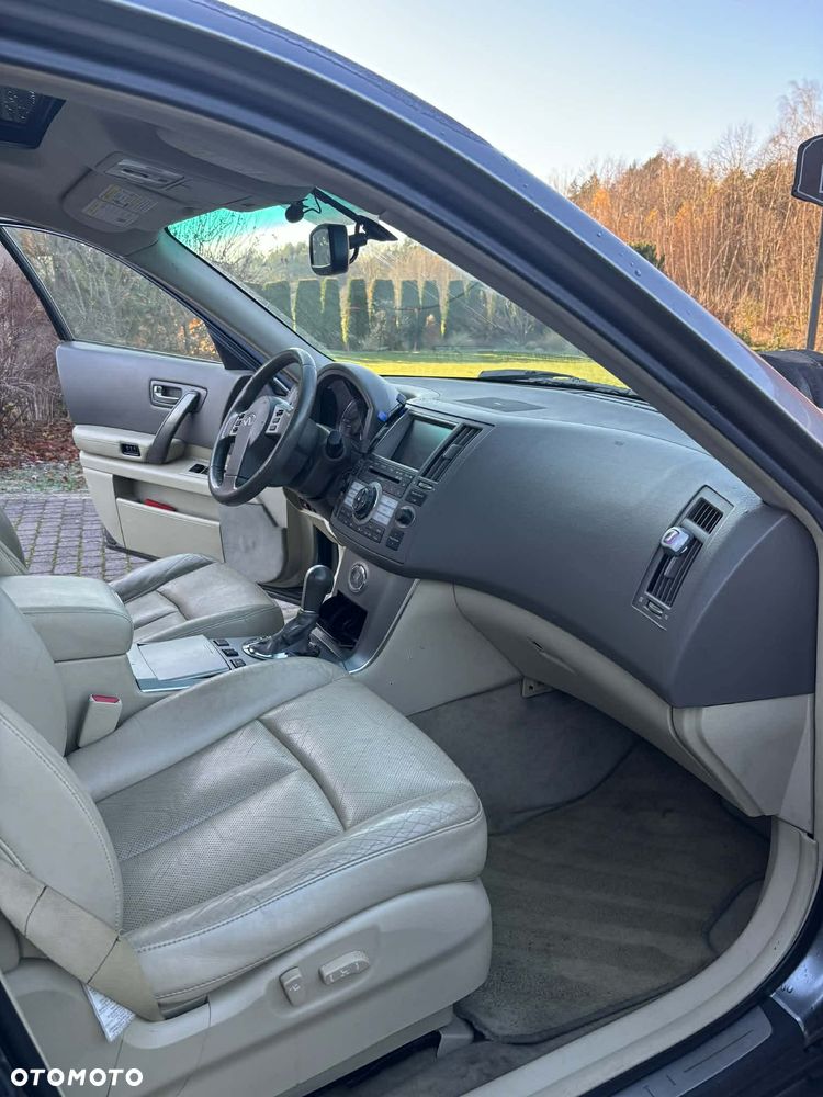 Infiniti FX - 15