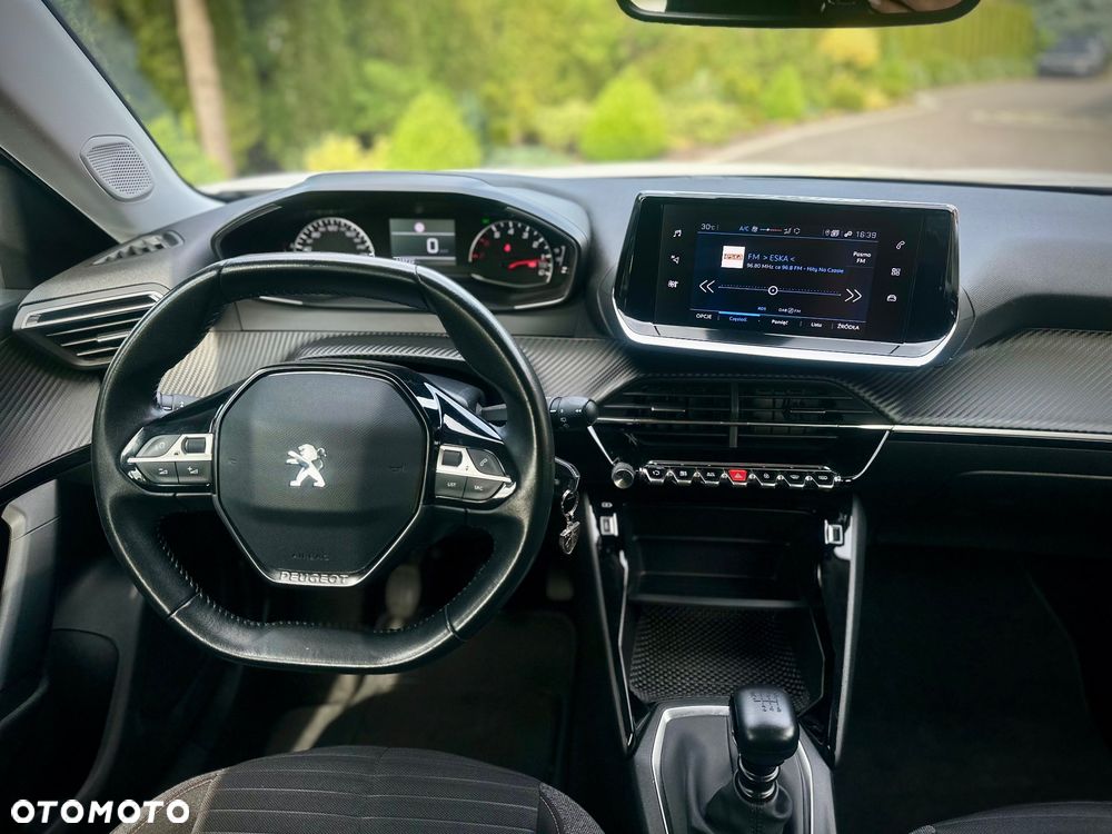 Peugeot 2008 - 8