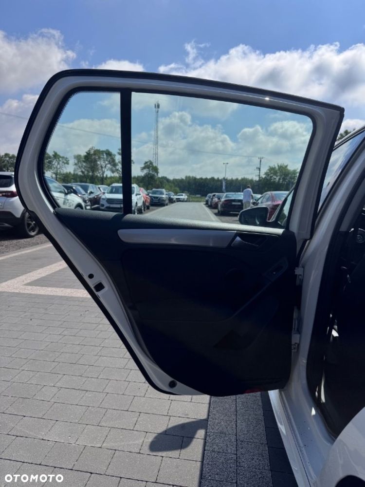 Volkswagen Golf - 21