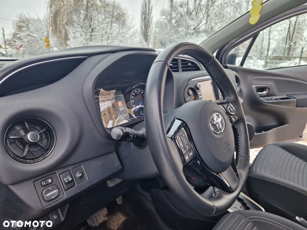 Toyota Yaris 1.5 Premium CVT - 18