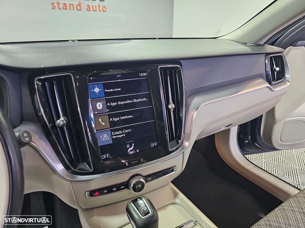 Volvo V60 2.0 D4 Momentum Geartronic - 21