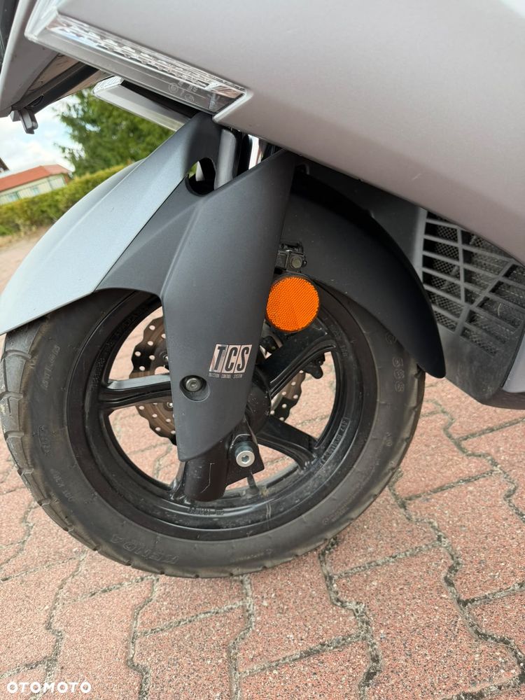 Kymco Downtown - 18