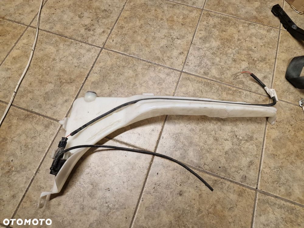 zbiornik spryskiwaczy z pompką peugeot 508 9813397080 - 2
