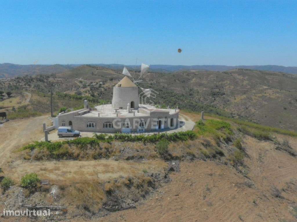 Moinho centenário com vista sobre a serra, Santa Catarina, Algarve - Grande imagem: 3/18