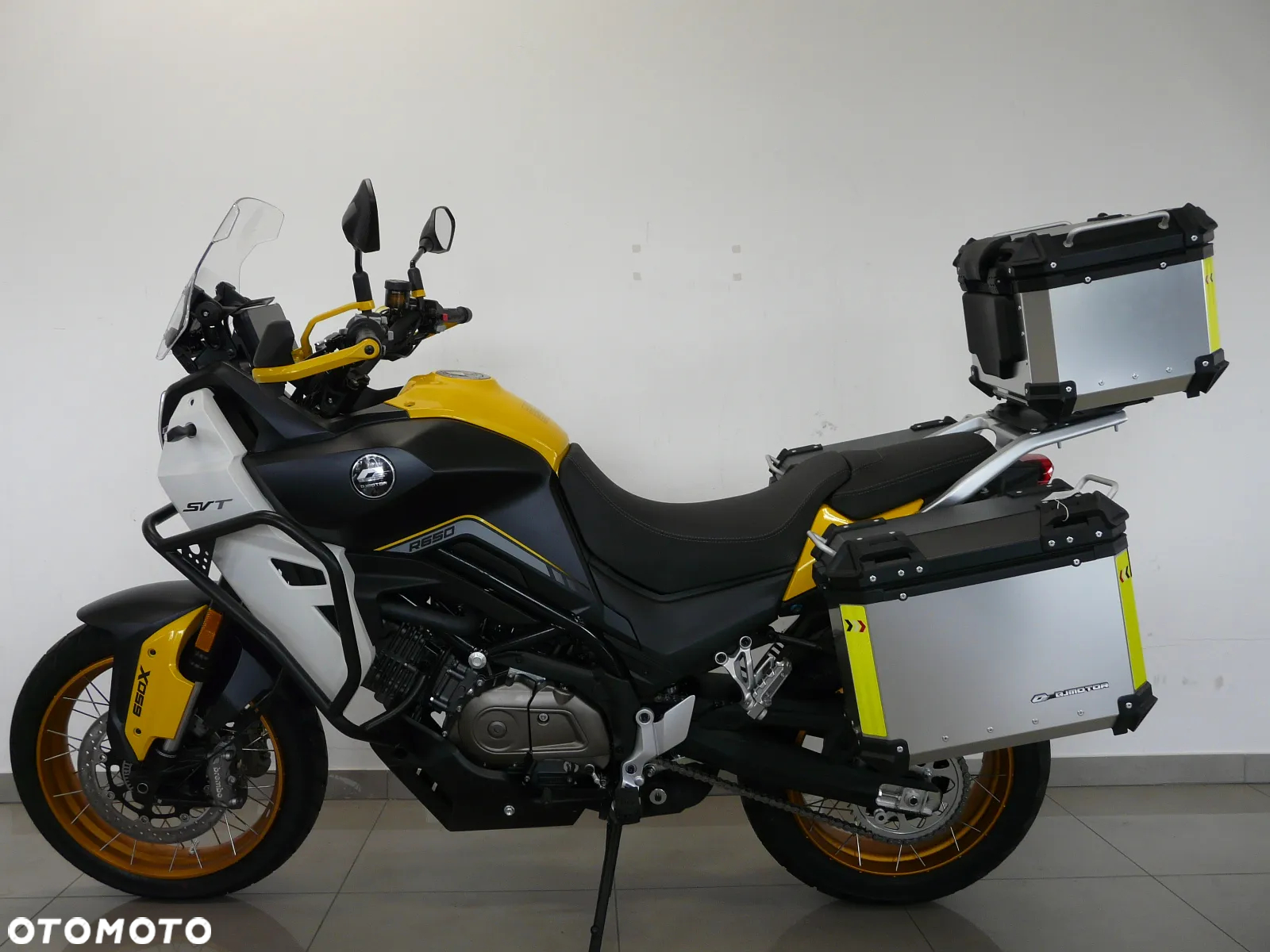 QJMOTOR SVT 650X - 16