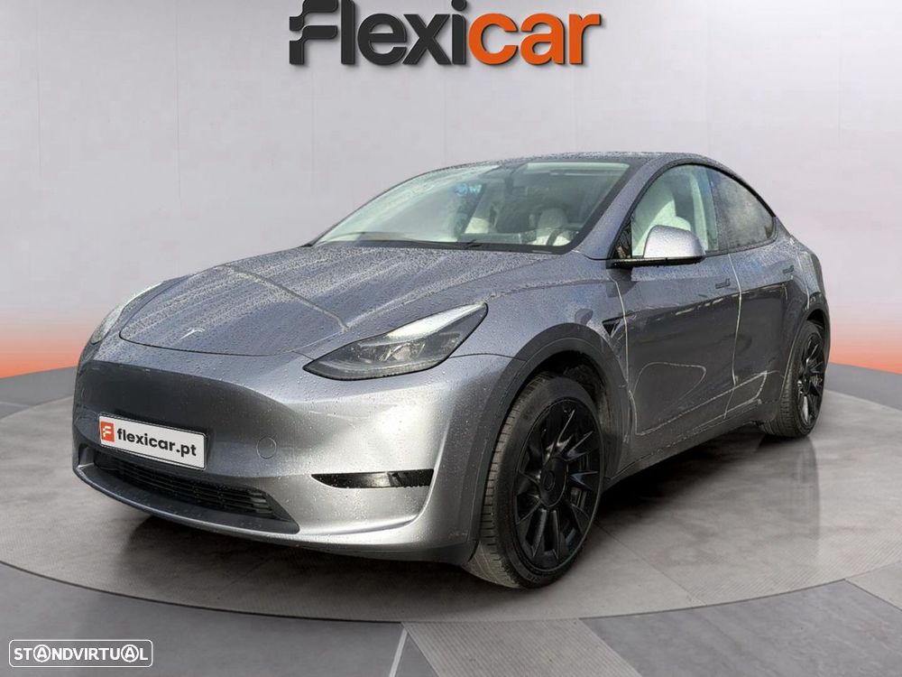 Tesla Model Y Long-Range RWD - 2