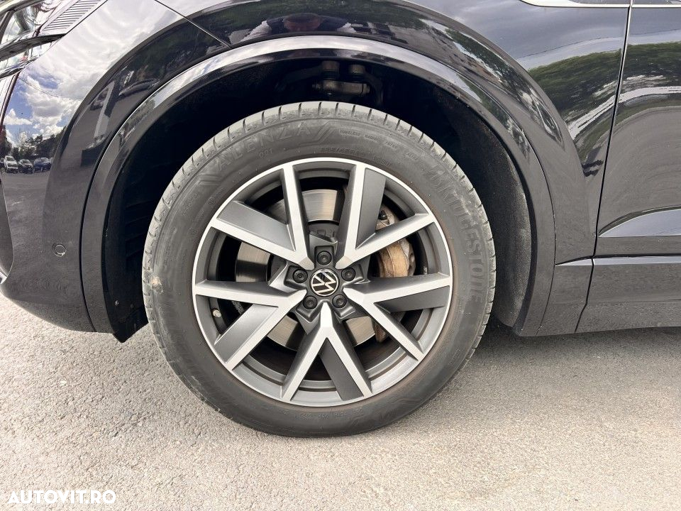 Volkswagen Touareg - 11