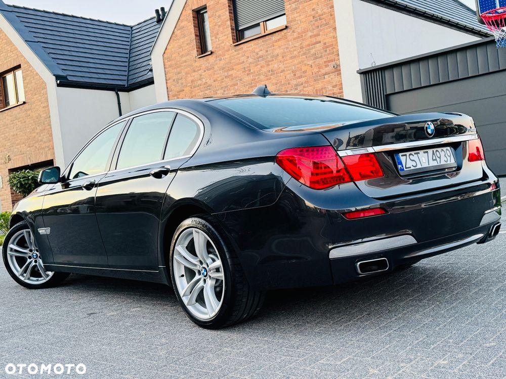 BMW Seria 7 740i - 2