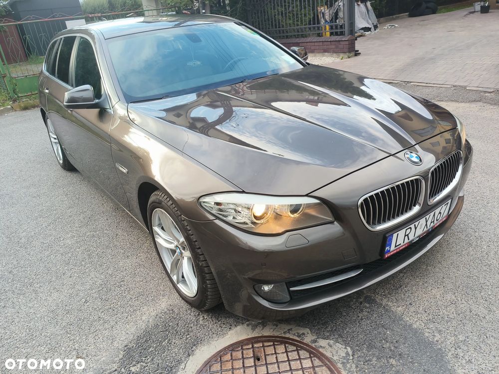 BMW Seria 5 523i Sport-Aut - 37