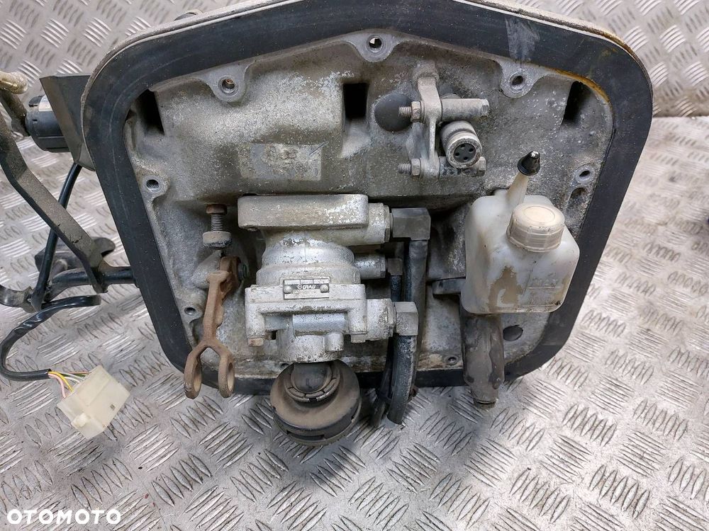 ZAWÓR GŁÓWNY HAMULCA + STALAŻ MAN F2000 14.264 - 3