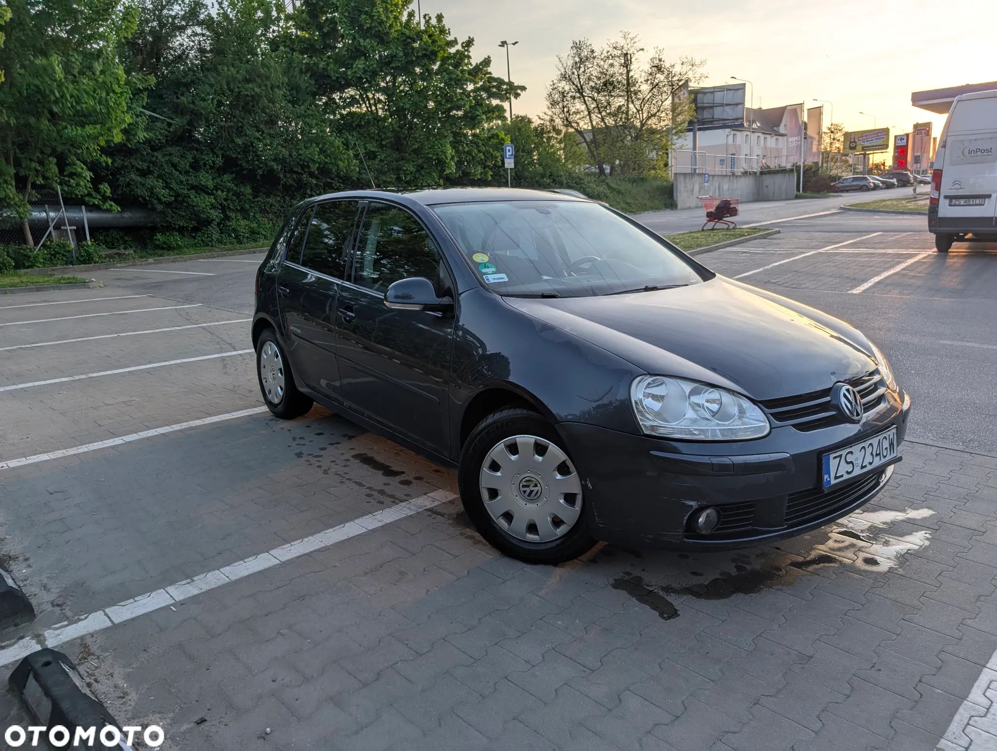 Volkswagen Golf 1.6 United - 1