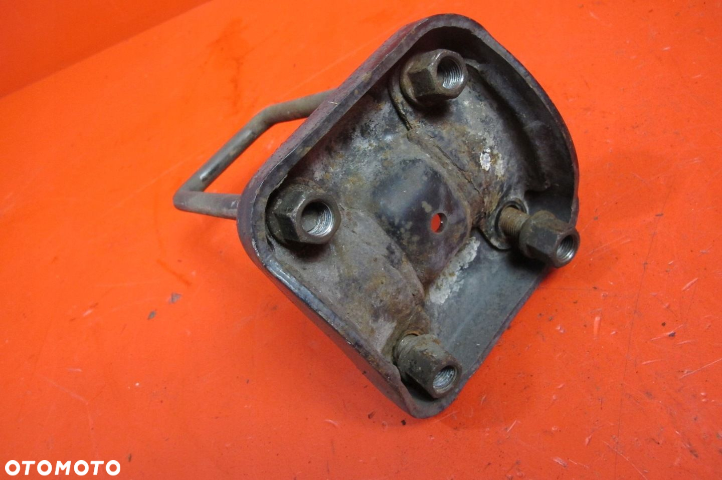 TOYOTA DYNA 3.0 D4D 1KDFTV 1KD FTV JARZMO MOCOWANIE RESORA TYŁ TYLNE - 4