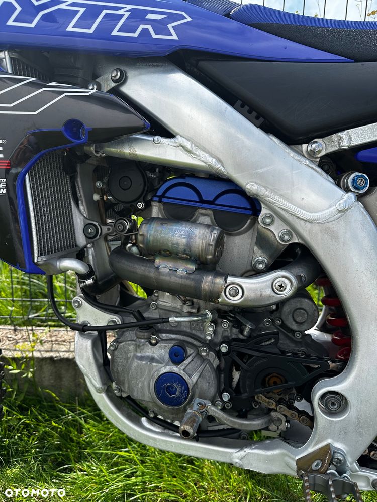 Yamaha YZF - 6