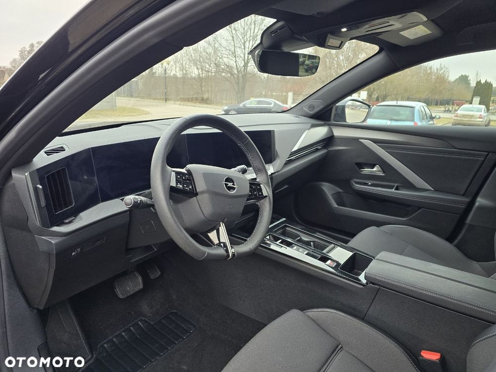 Opel Astra 1.2 Turbo Automatik GS Line - 2