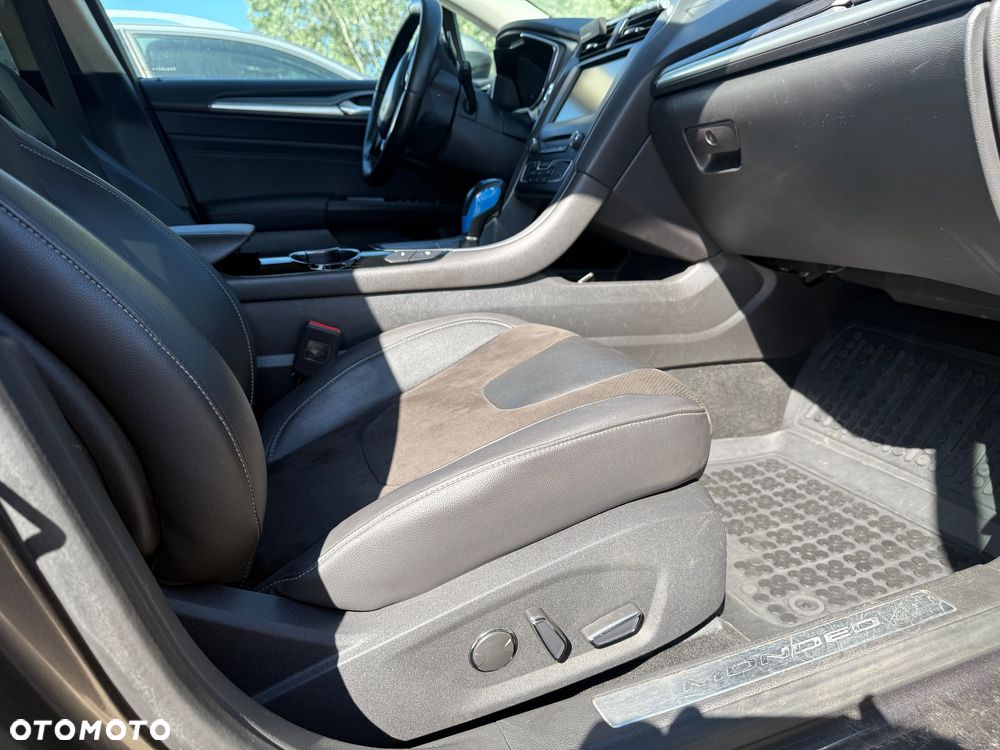 Ford Mondeo Turnier 2.0 TDCi Start-Stopp PowerShift-Aut Titanium - 29