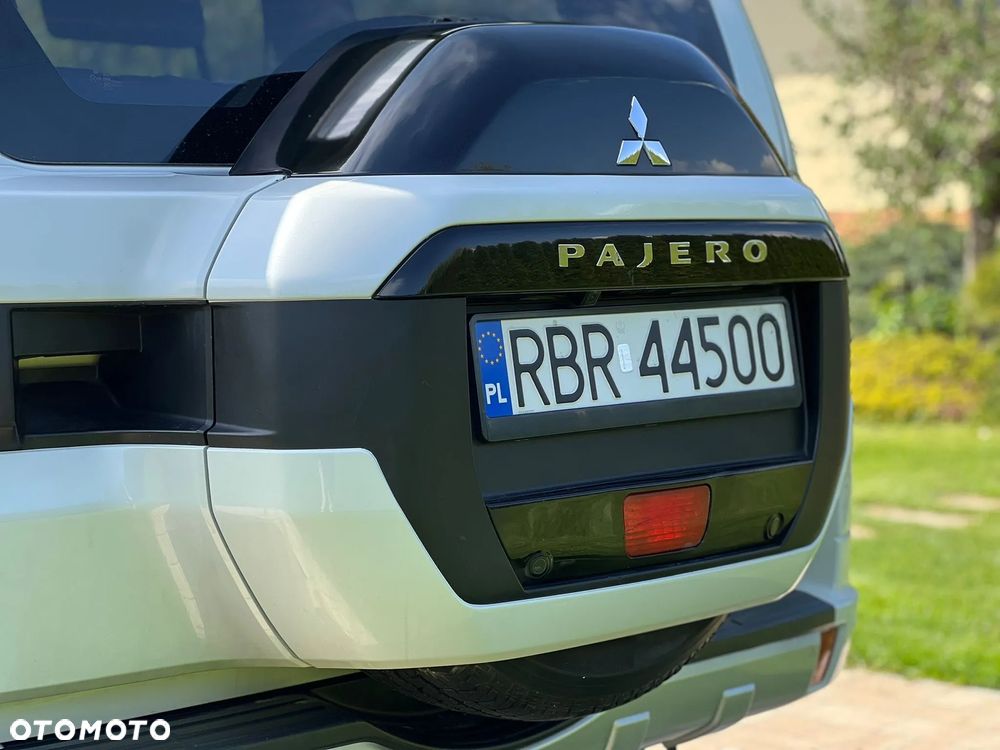 Mitsubishi Pajero - 15