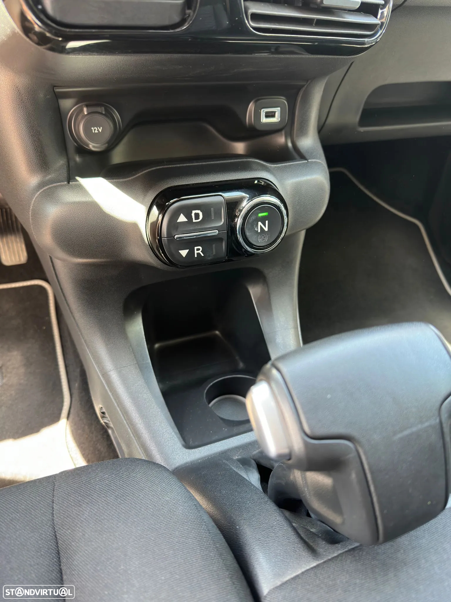 Citroën C4 Cactus 1.2 PureTech Shine EAT6 - 12