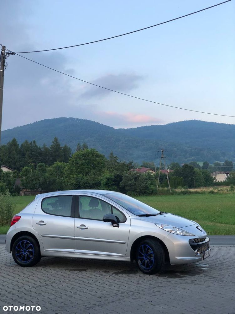 Peugeot 207 - 10