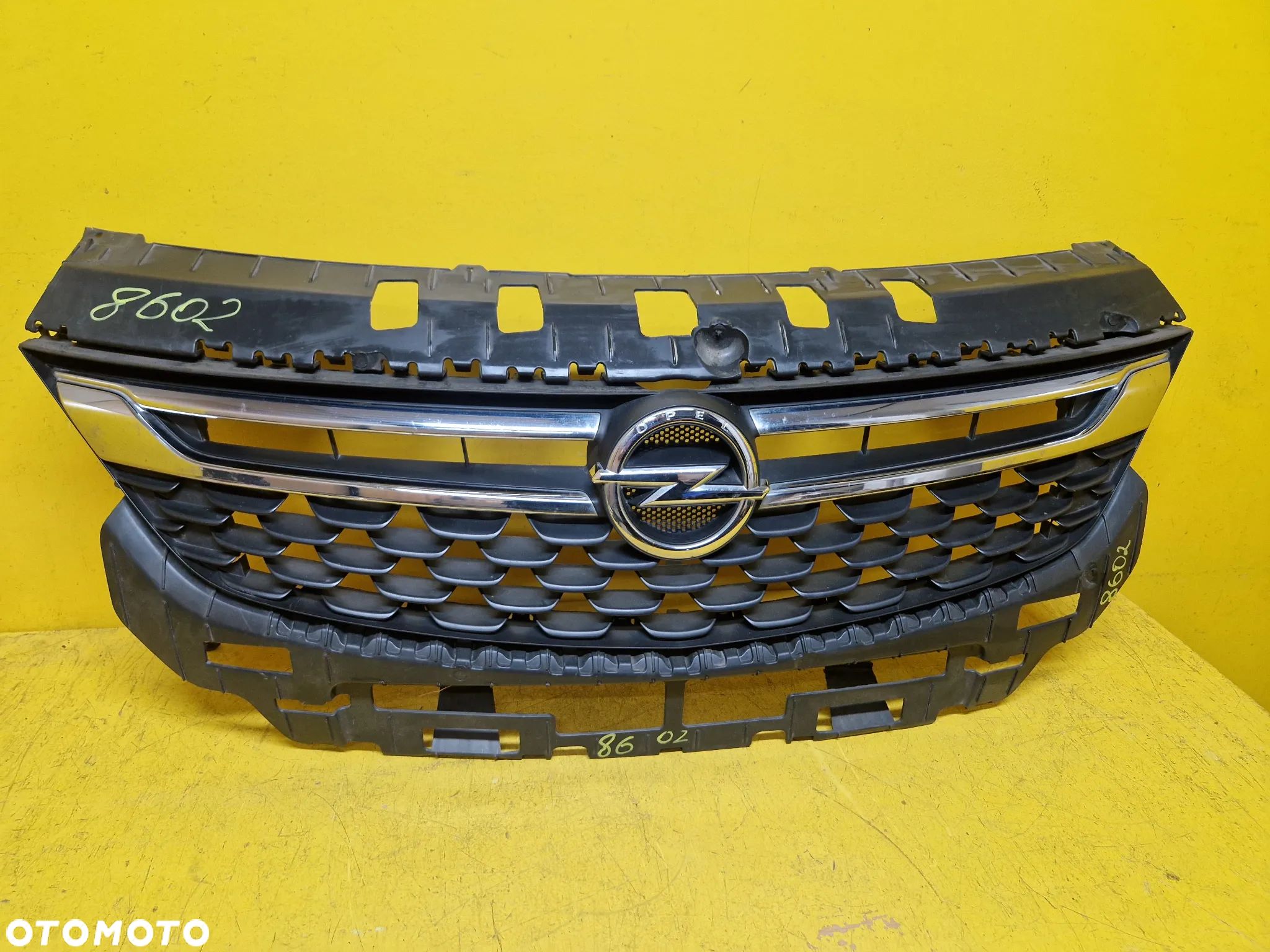 OPEL ASTRA V ATRAPA CHŁODNICY GRILL ZDERZAKA 13448088 - 1