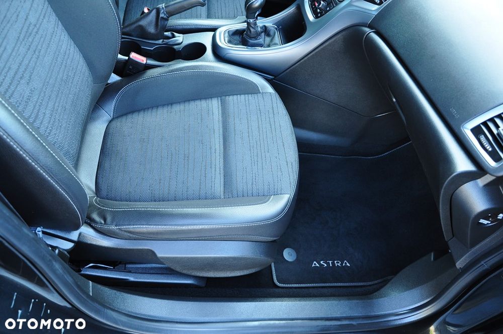 Opel Astra 1.4 Turbo Cosmo - 28