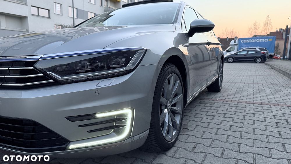 Volkswagen Passat - 2