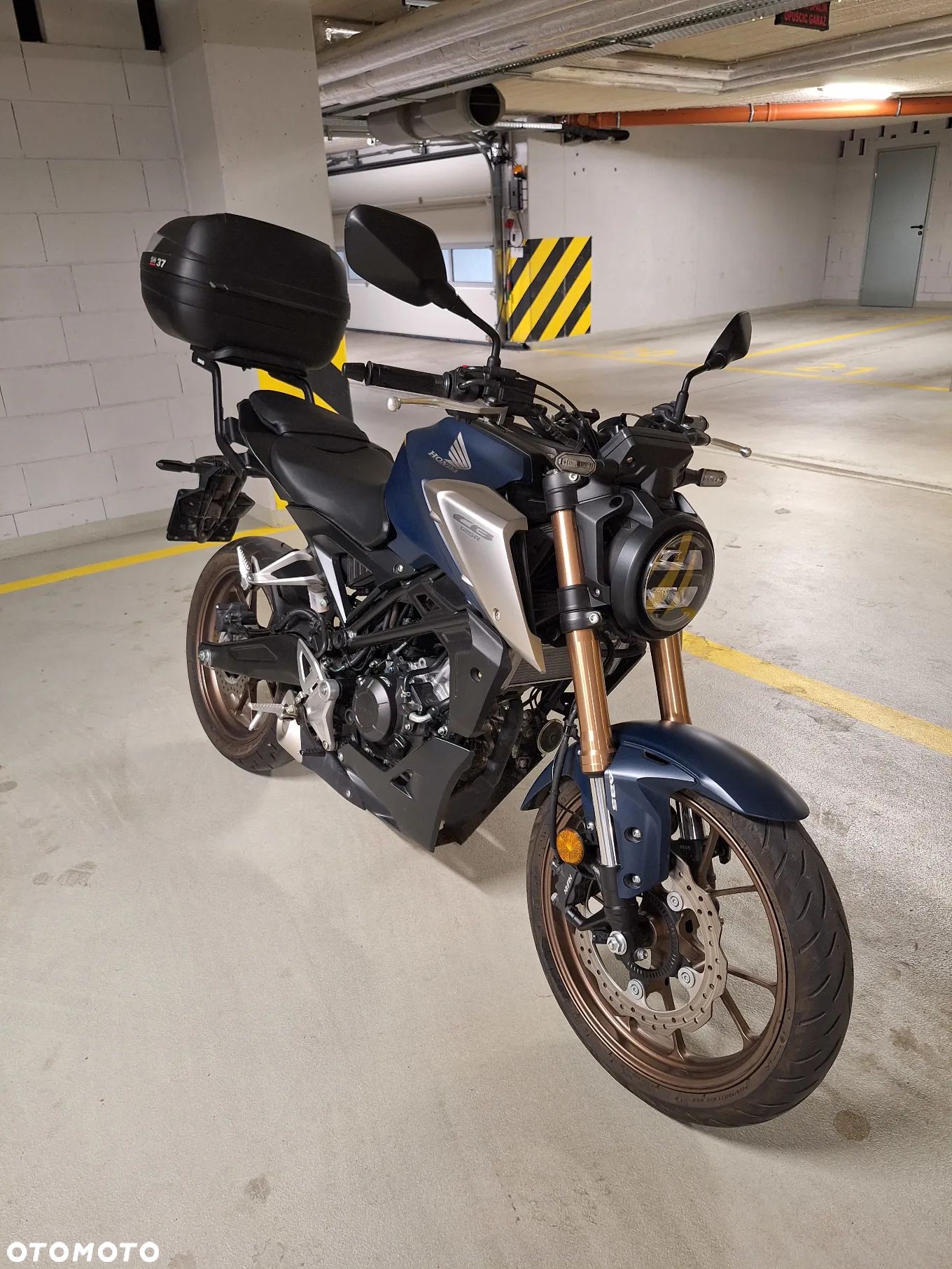 Honda CB - 1