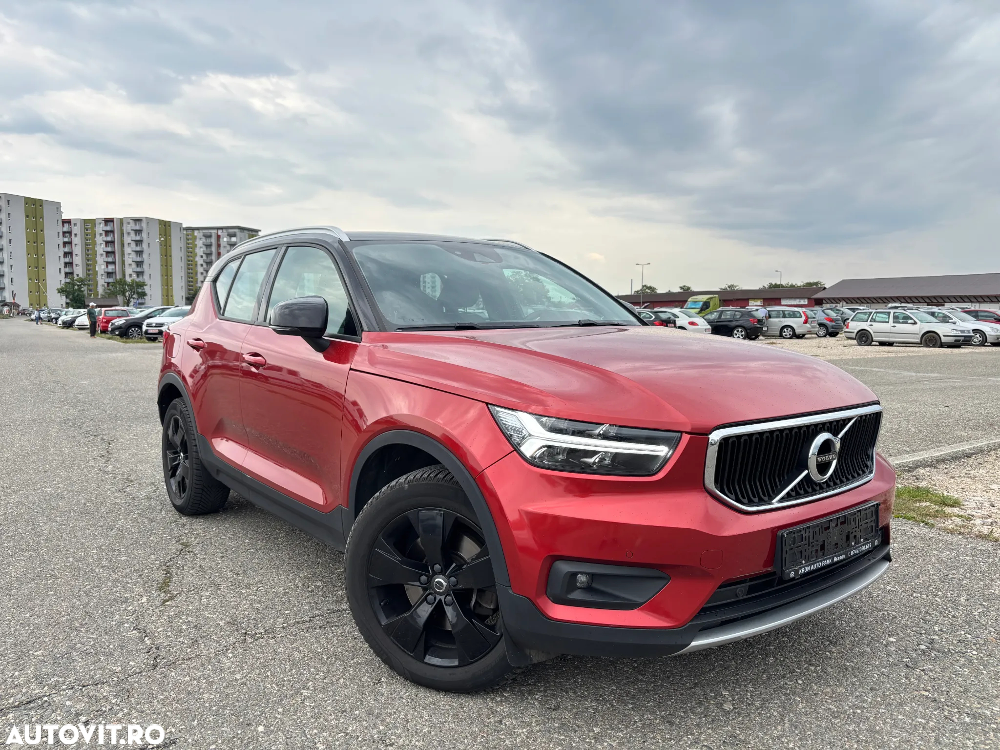 Volvo XC 40 D4 AWD Geartronic Momentum - 4