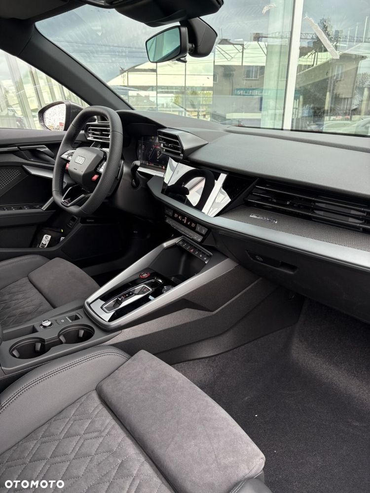 Audi RS3 Limousine - 21