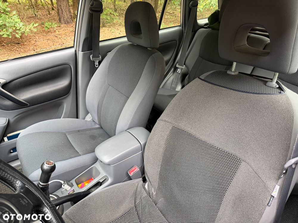 Toyota RAV4 D-4D 4x4 Sol - 9