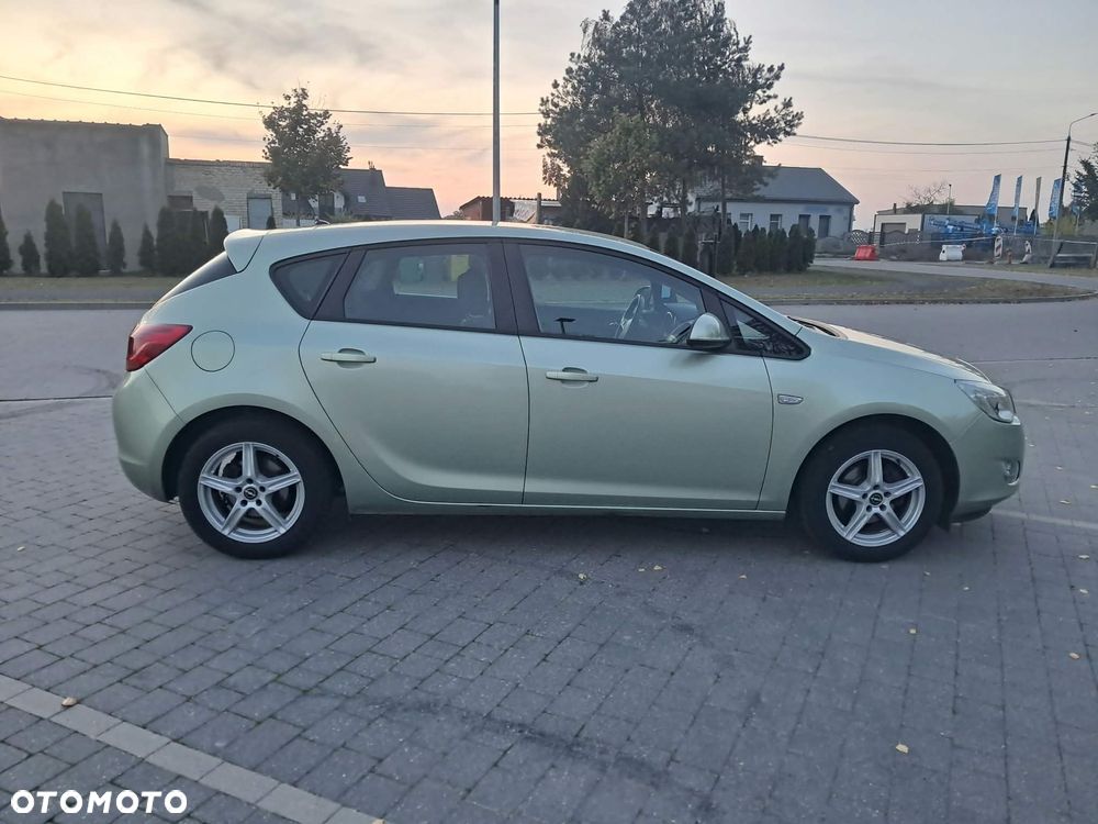 Opel Astra - 2