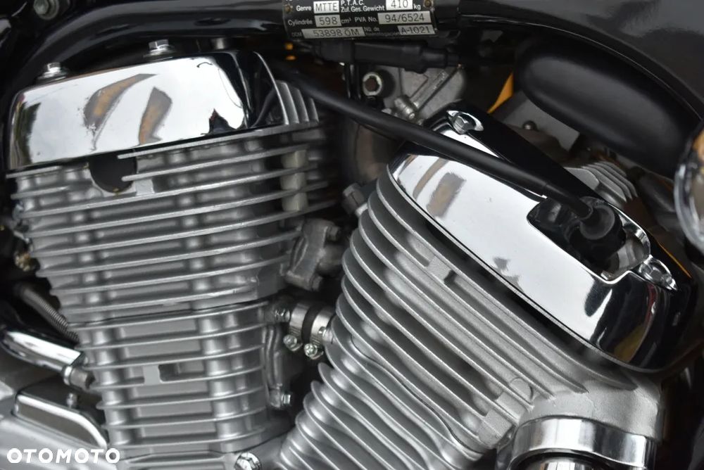 Suzuki Intruder - 37