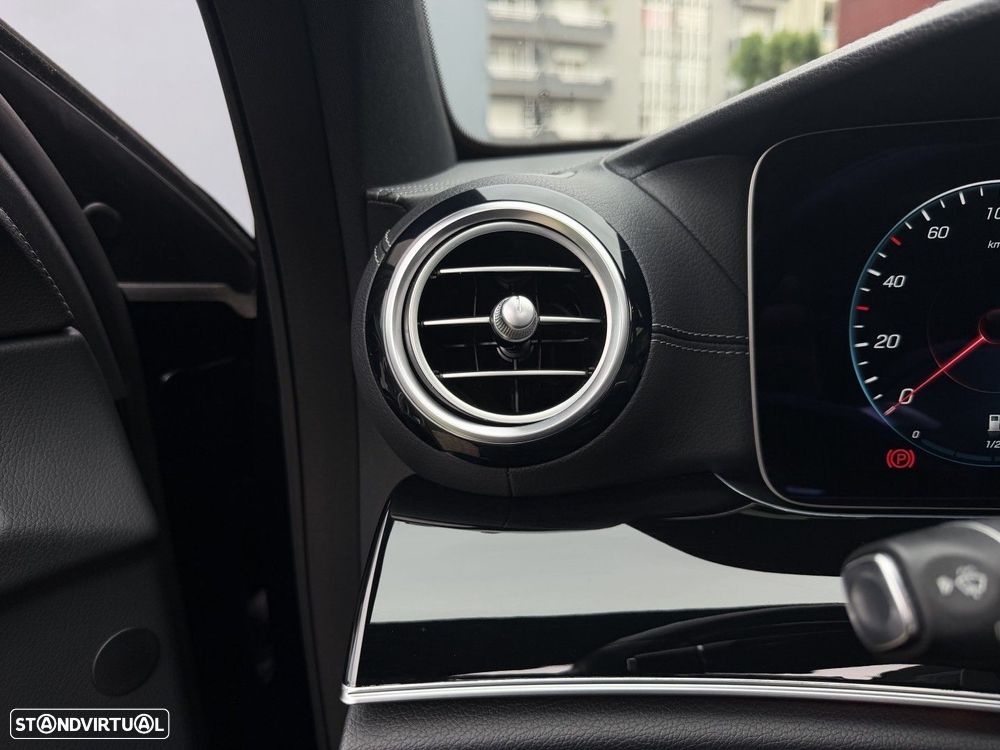Mercedes-Benz E 300 de AMG Line - 30